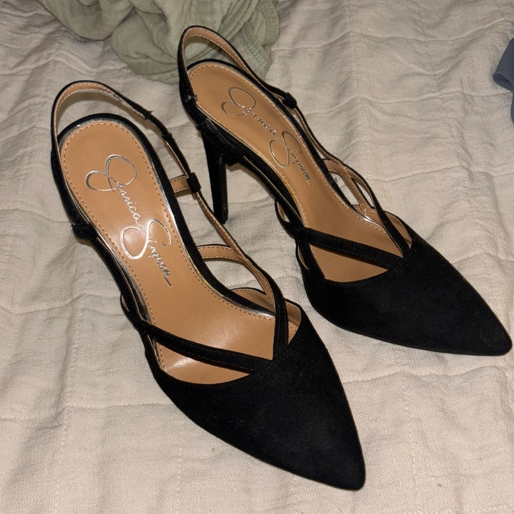 Black heels - Picture 2 of 8